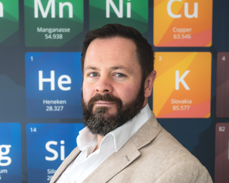 James Heywood – Directeur régional